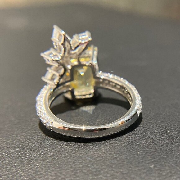 🎁 Yellow CZ Silver Plated Flower Rectangle Crystal Ring for Women, HA4399-6 - Picture 4 of 5